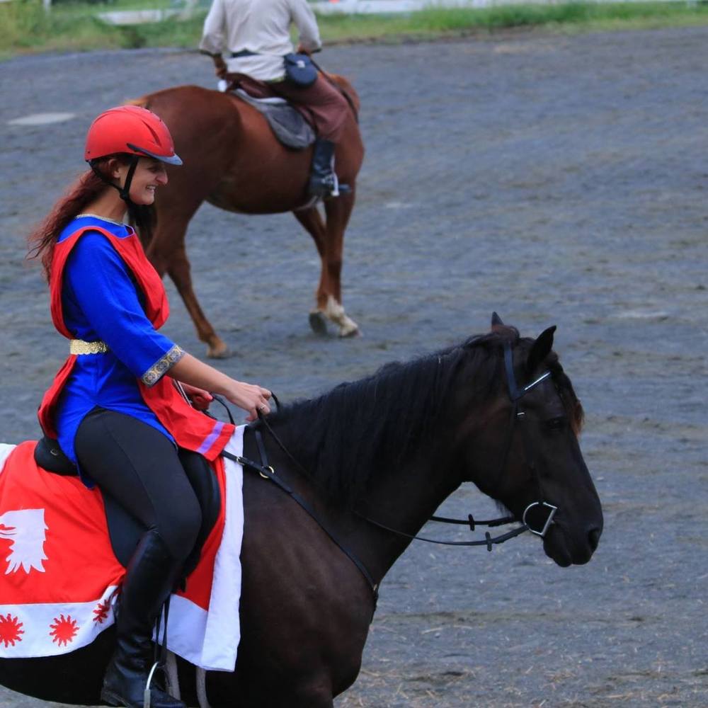 Meet your Posher, Becca